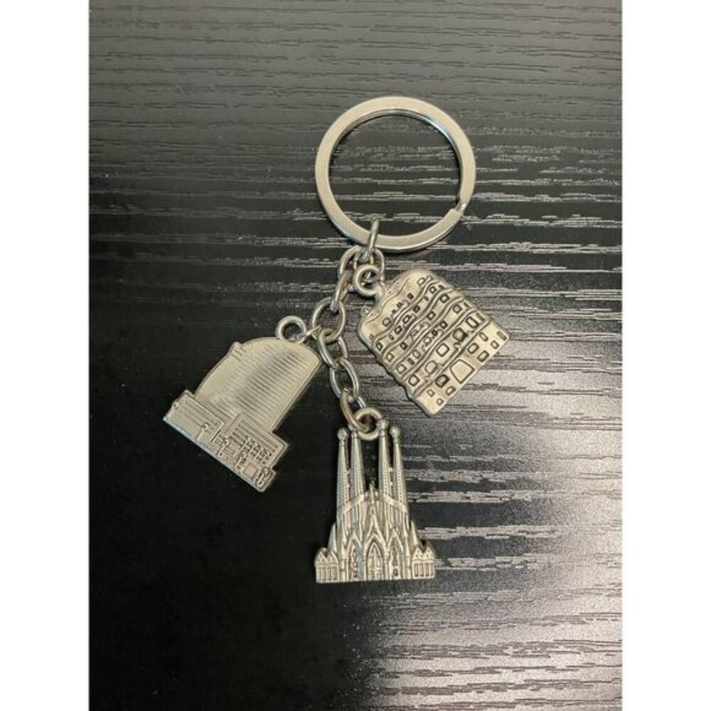 Barcelona Landmark Metal Keychain With Sagrada Familia & Casa Mila Charms - Picture 2 of 3